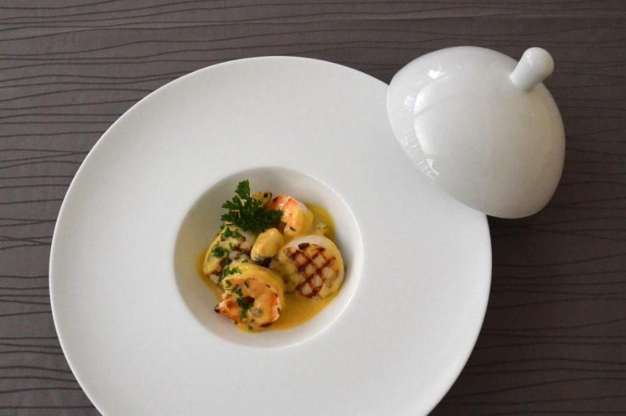 noix de Saint-Jacques et crevettes