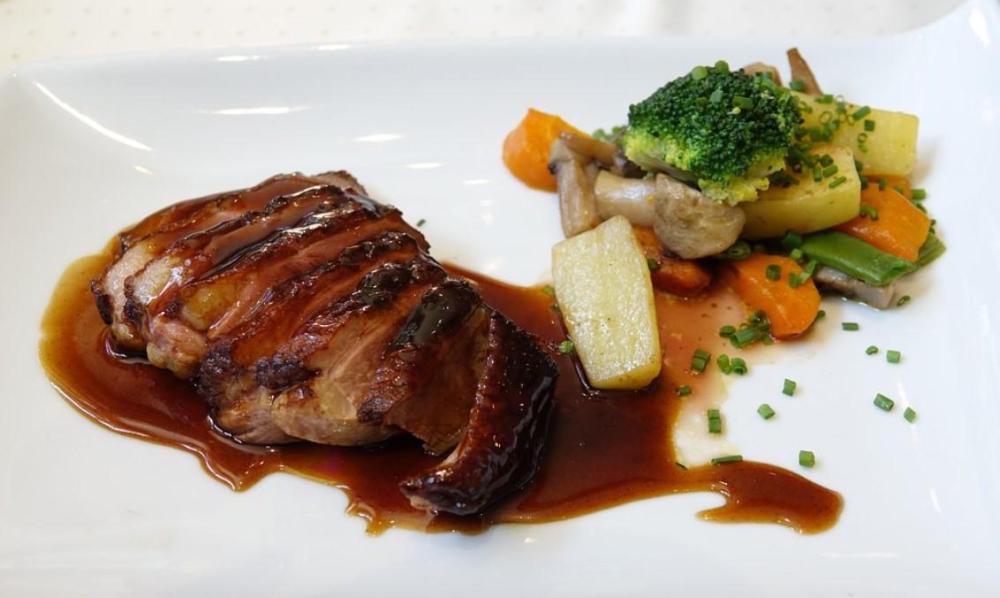 magret de canard et légumes